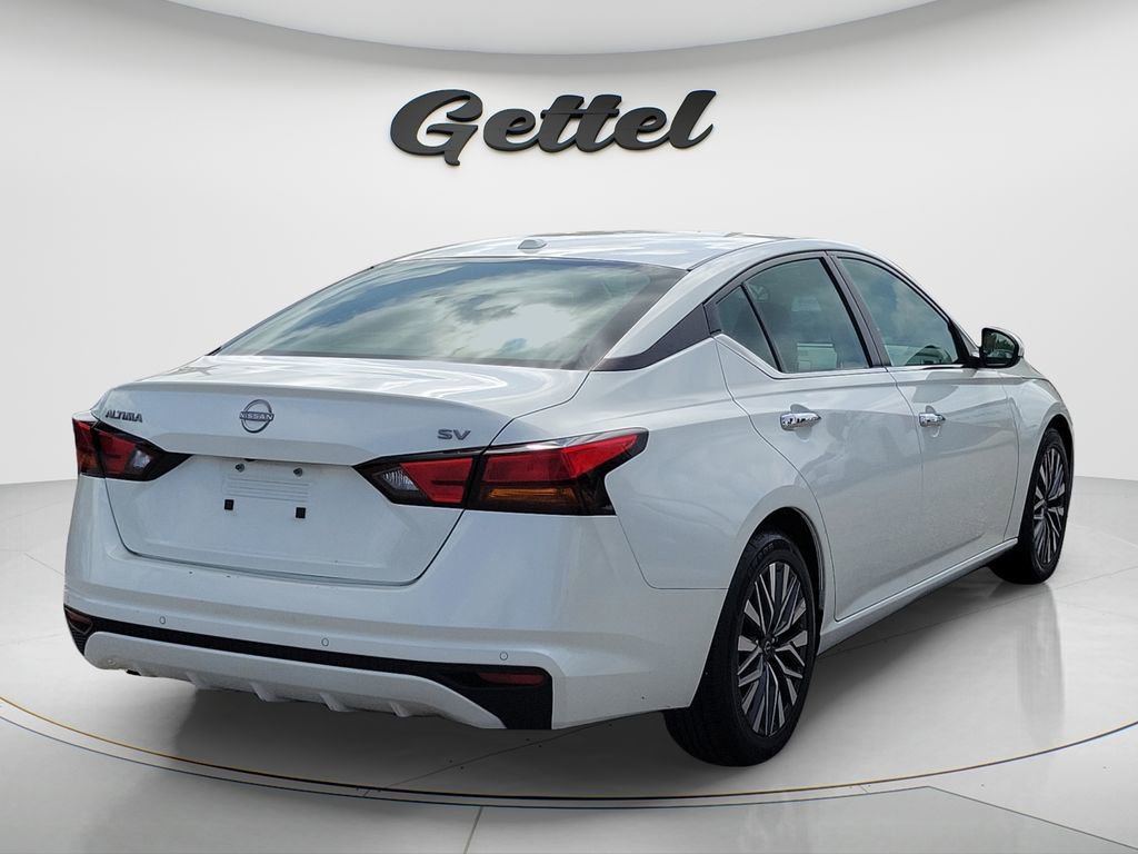 Used 2023 Nissan Altima 2.5 SV image 4