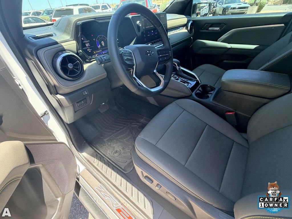 Used 2025 Chevrolet Colorado ZR2 w/ Technology Package AWD/4WD image 14