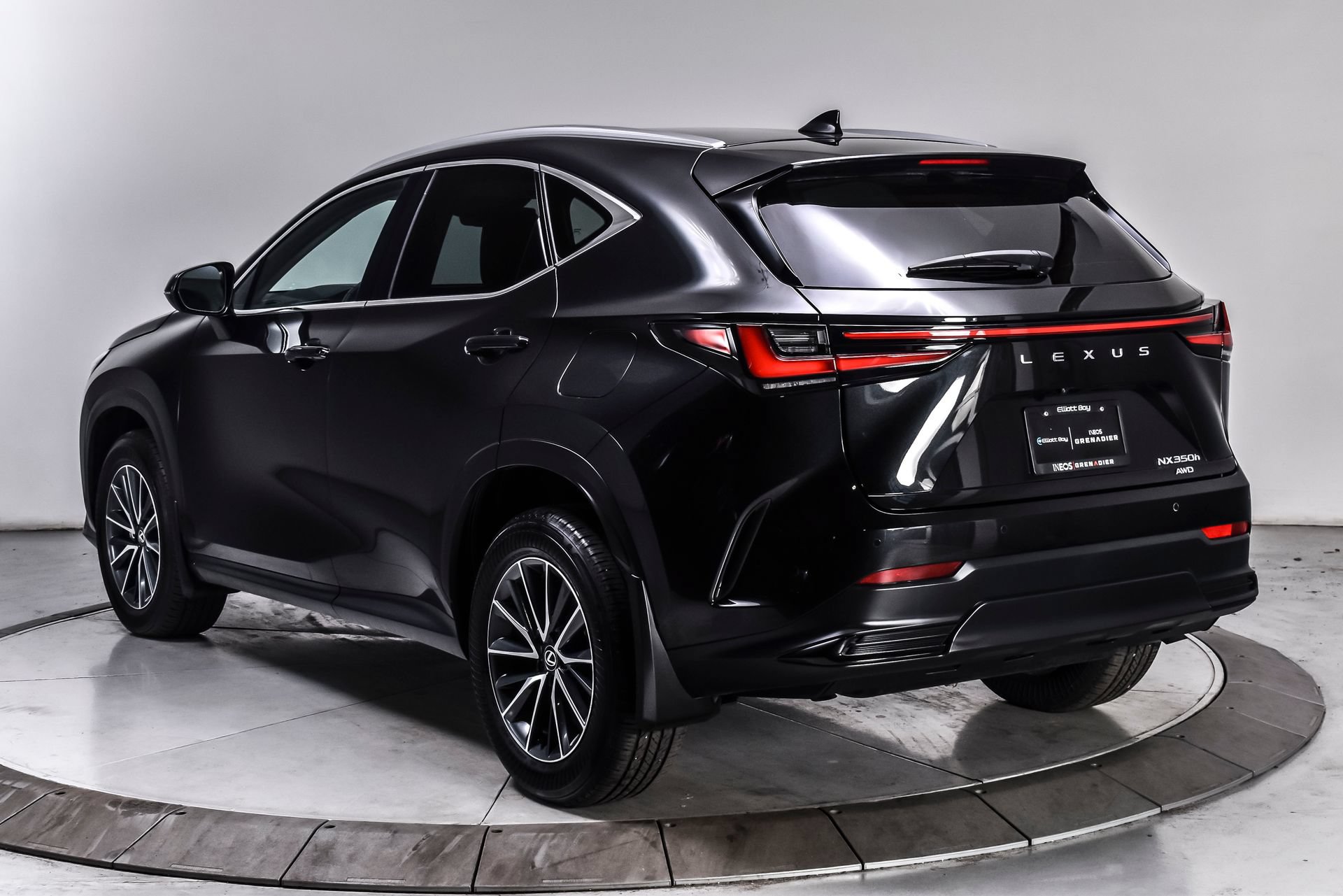 Used 2025 Lexus NX 350h AWD w/ Cold Area Package image 4