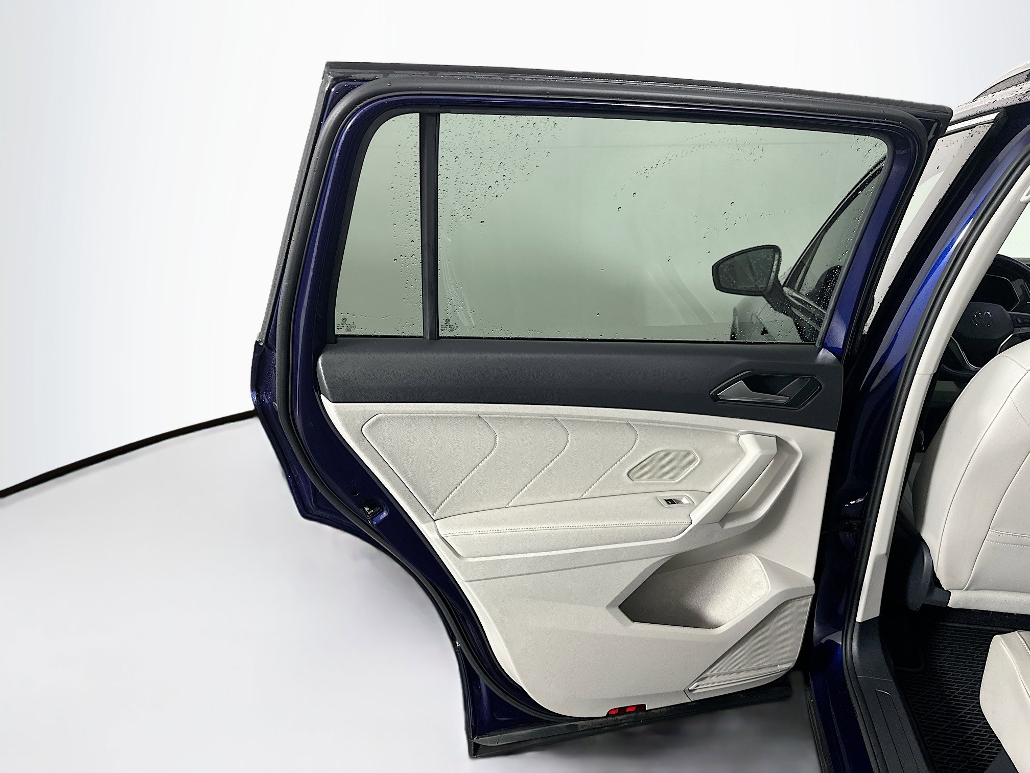 Used 2022 Volkswagen Tiguan SE image 25