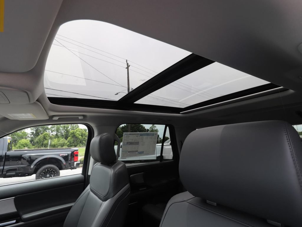 New 2026 Ford Expedition Active RWD image 6
