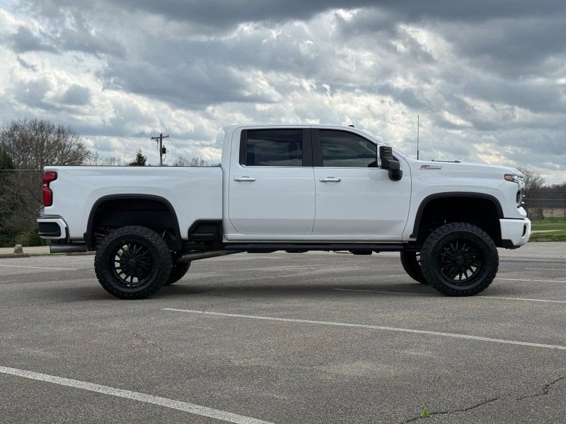 Used 2025 Chevrolet Silverado 2500 LT w/ Z71 Chrome Sport Edition AWD/4WD image 4