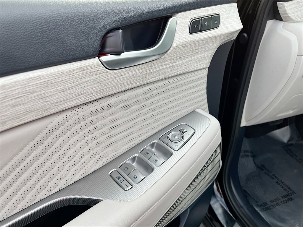 Used 2025 Hyundai Palisade Calligraphy image 18