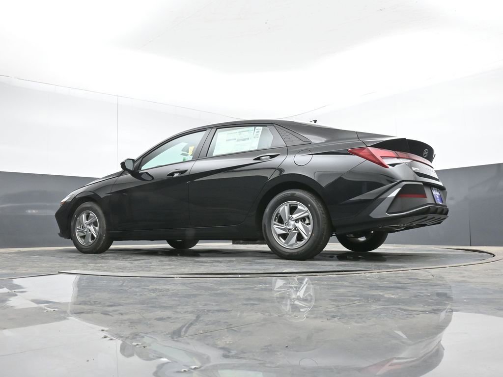 New 2026 Hyundai Elantra SE FWD image 12