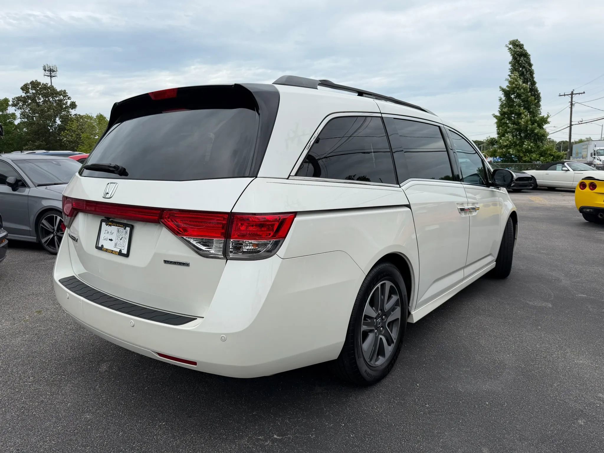 Used 2016 Honda Odyssey Touring image 3