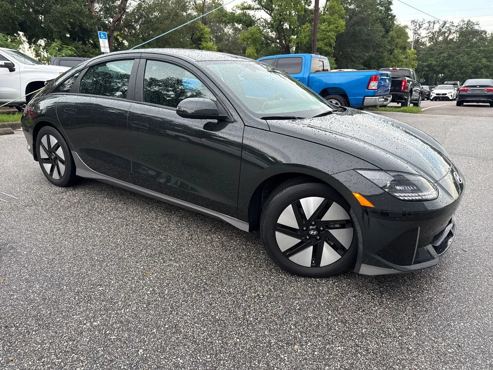 Used 2024 Hyundai Ioniq 6 SE RWD image 6