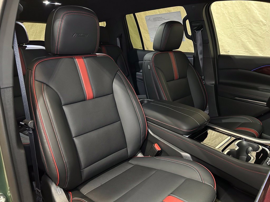 New 2027 Chevrolet Traverse RS w/ LPO, Floor Liner Package AWD/4WD image 44