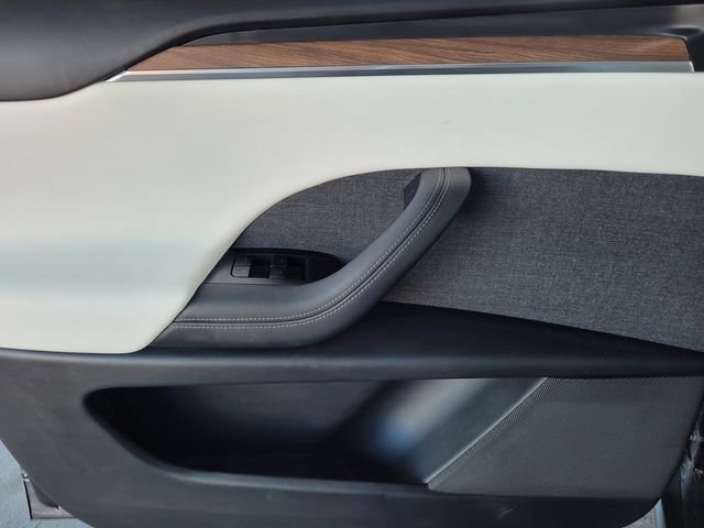 Used 2024 Tesla Model X image 17