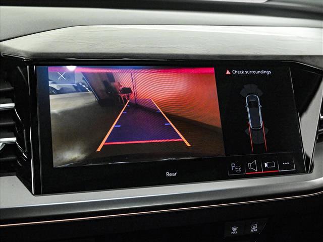 Used 2024 Audi Q4 e-tron Prestige image 14