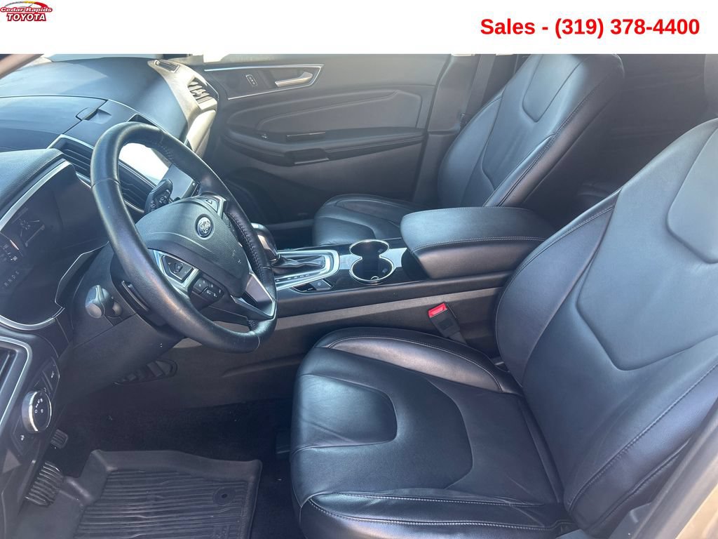 Used 2017 Ford Edge Titanium w/ Technology Package FWD image 11