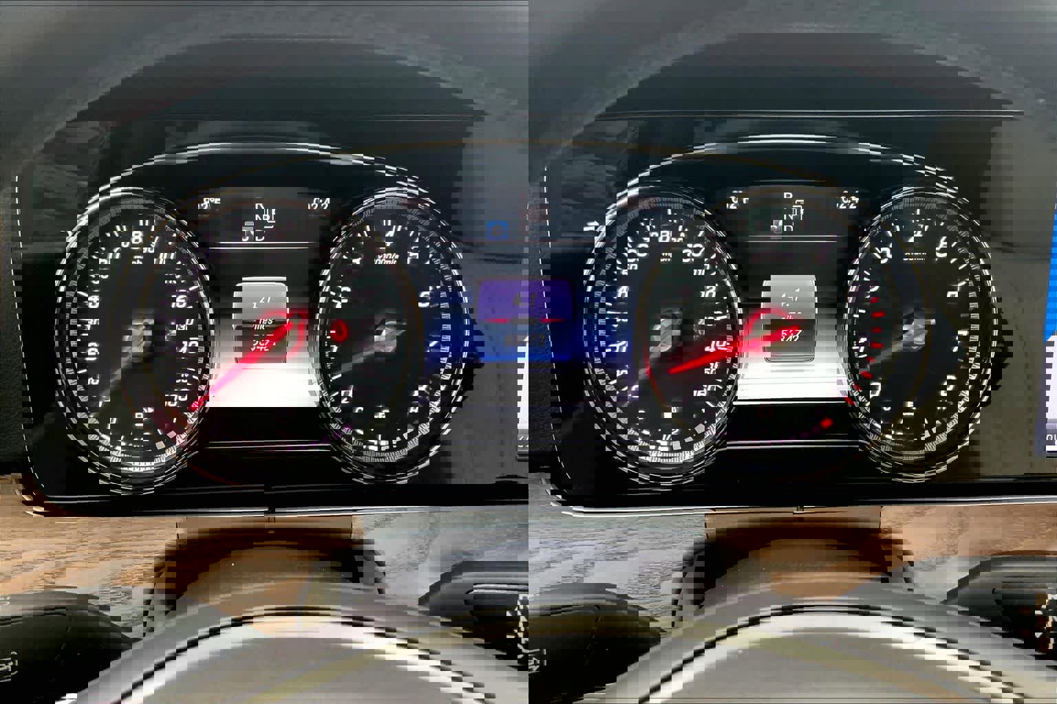 Used 2017 Mercedes-Benz E 300 image 22