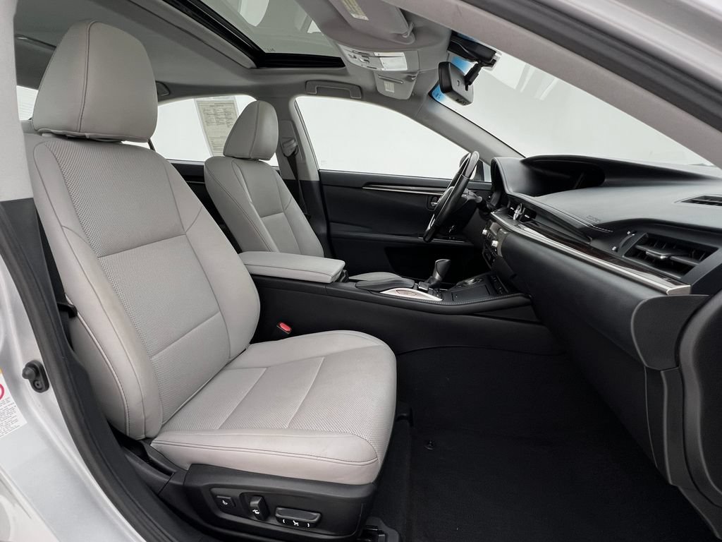 Used 2016 Lexus ES 350 w/ Navigation System Package FWD image 15