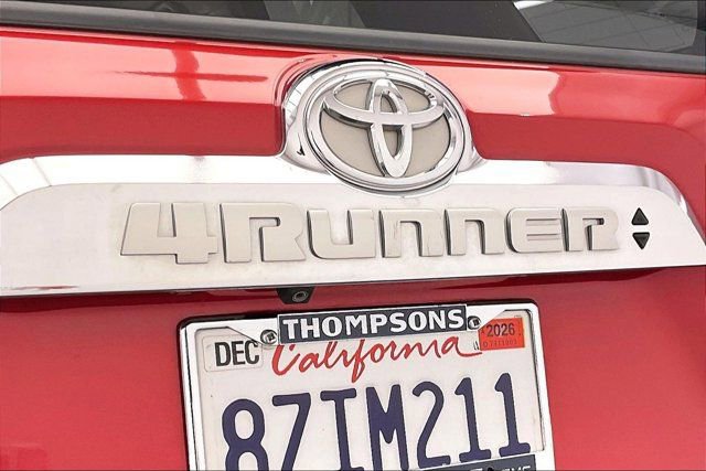 Used 2018 Toyota 4Runner Limited AWD/4WD image 31