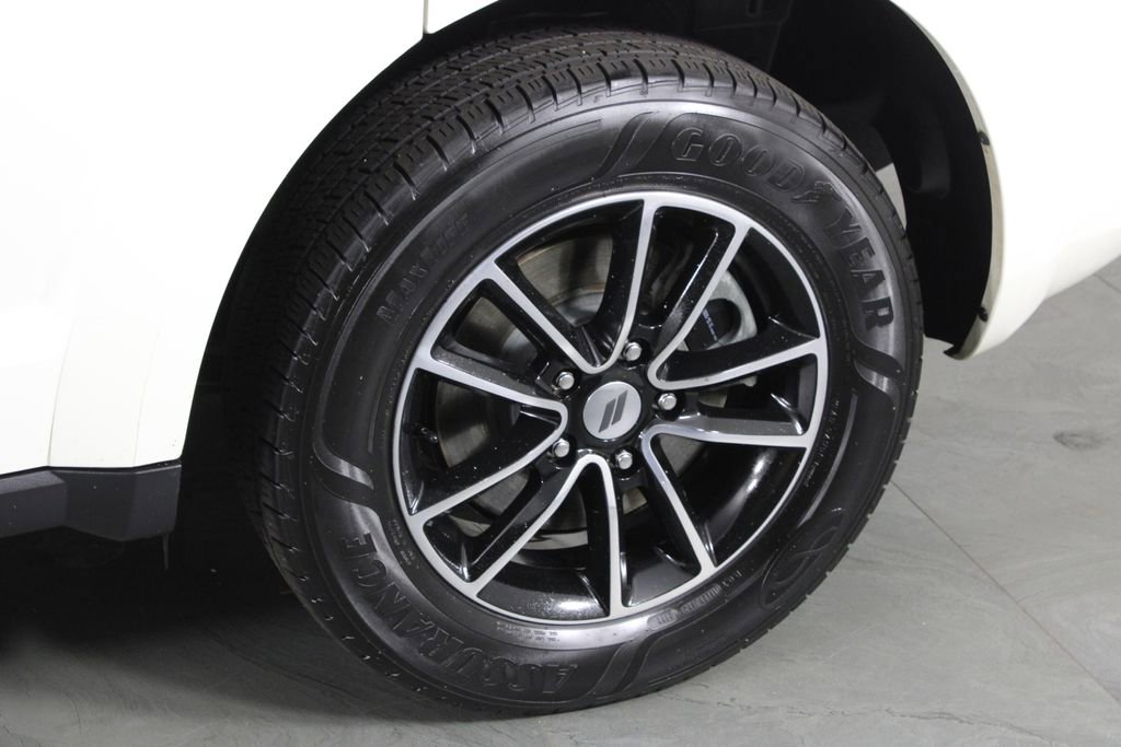 Used 2018 Dodge Journey SE w/ Blacktop Package image 11