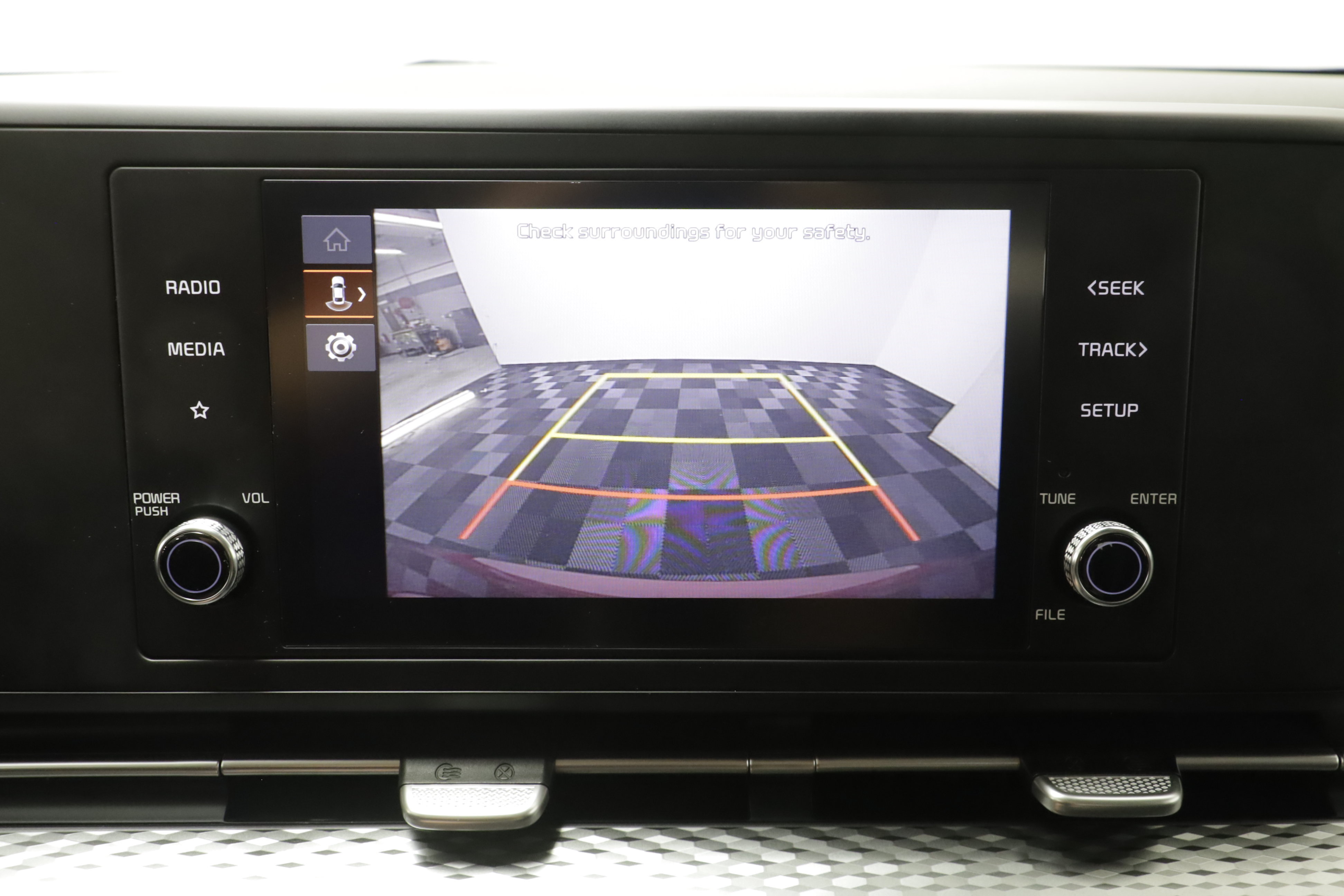 Used 2024 Kia Carnival LX FWD image 11