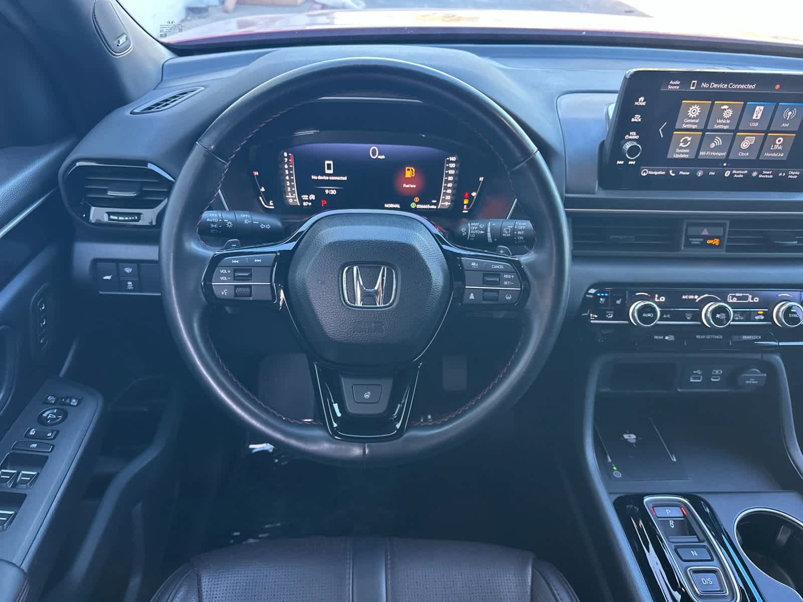 Used 2025 Honda Pilot Black Edition image 15