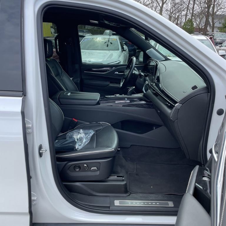 Used 2023 Cadillac Escalade ESV Sport w/ Touring Package image 13