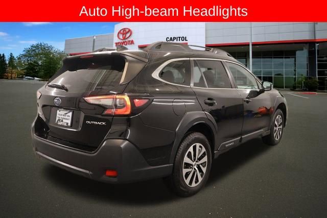 Used 2023 Subaru Outback Premium image 2