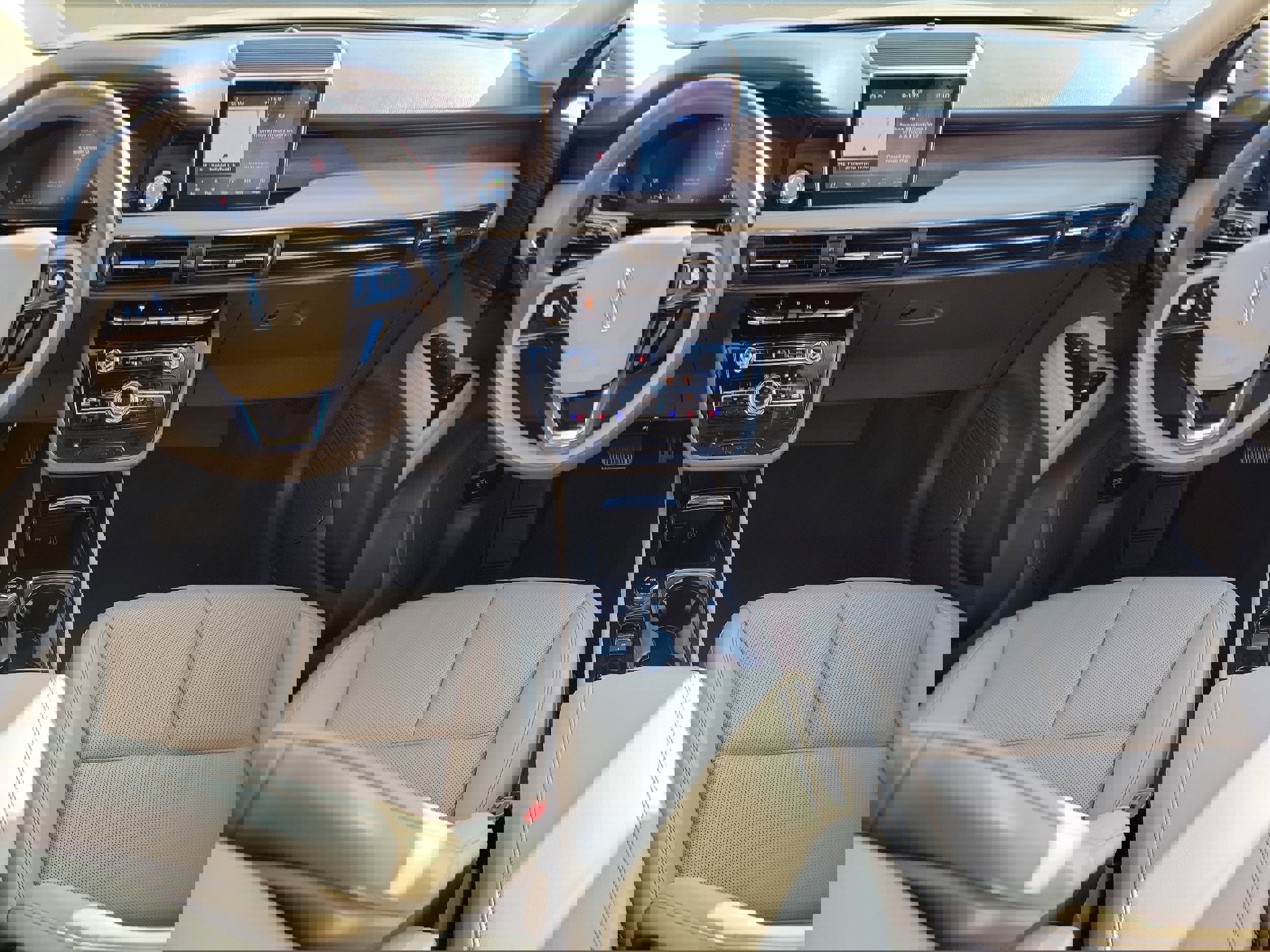 Used 2022 Lincoln Corsair Reserve w/ Equipment Group 201A image 13