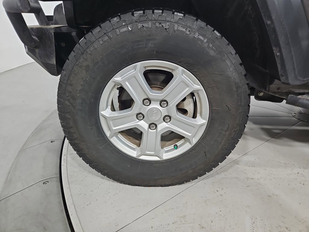 Used 2019 Jeep Wrangler Sport S image 27