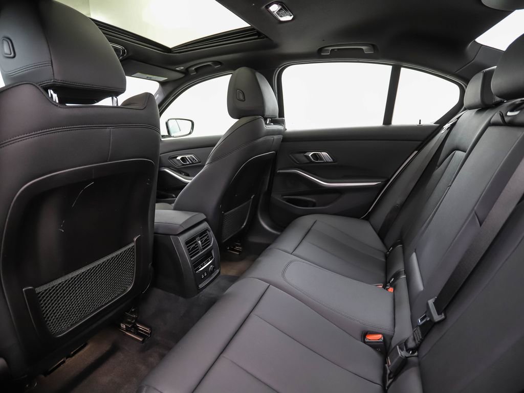 Used 2020 BMW 330i xDrive Sedan w/ Driving Assistance Package image 21