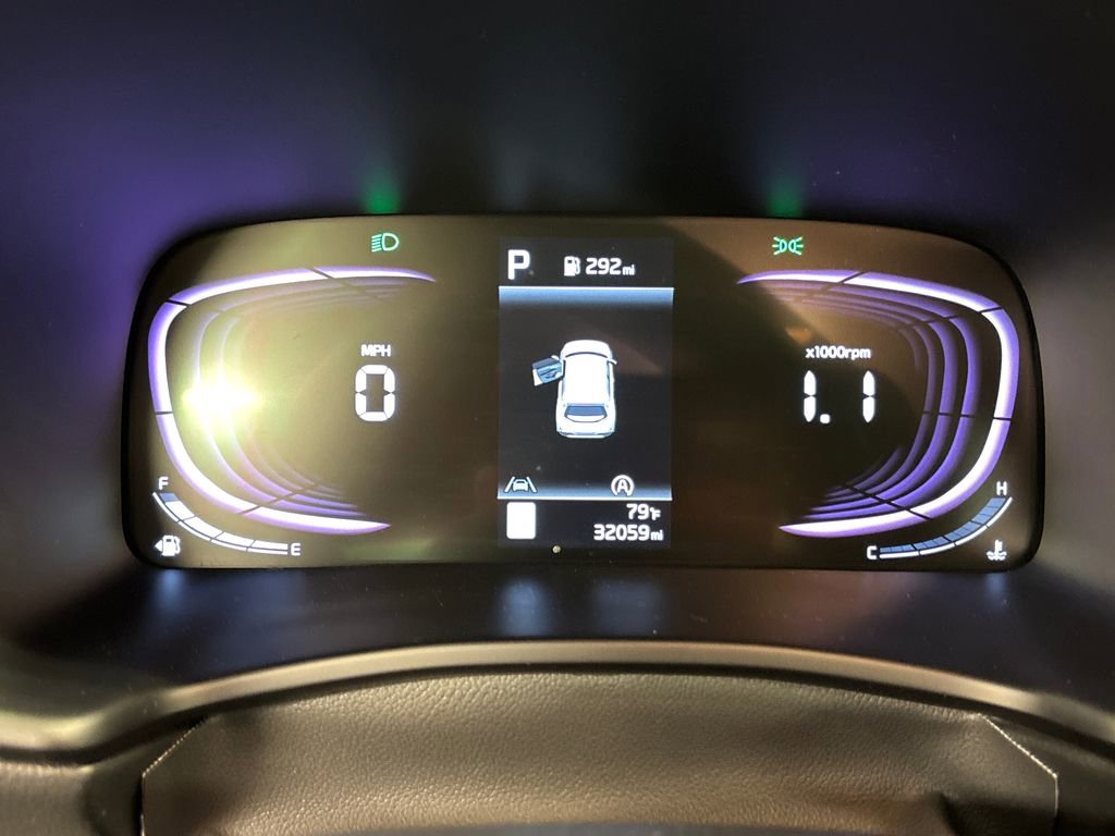 Used 2025 Kia Soul LX w/ LX Technology Package FWD image 32