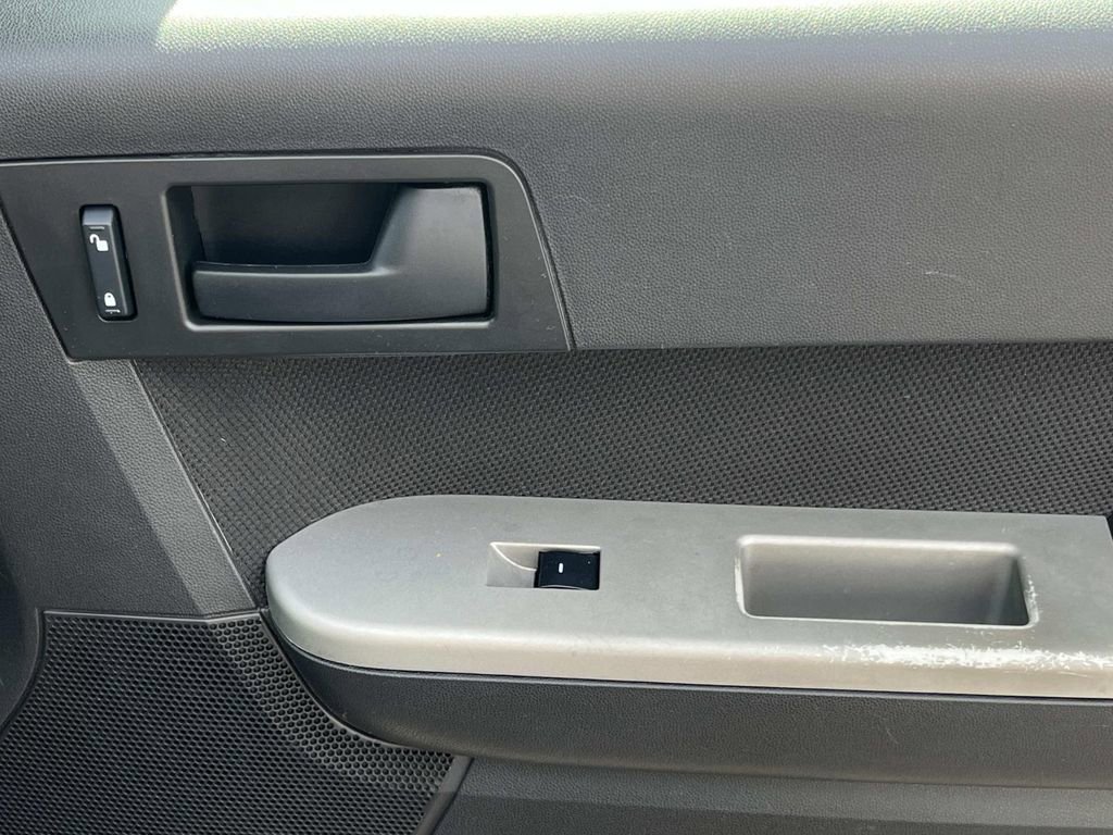 Used 2009 Ford Escape XLT FWD image 28