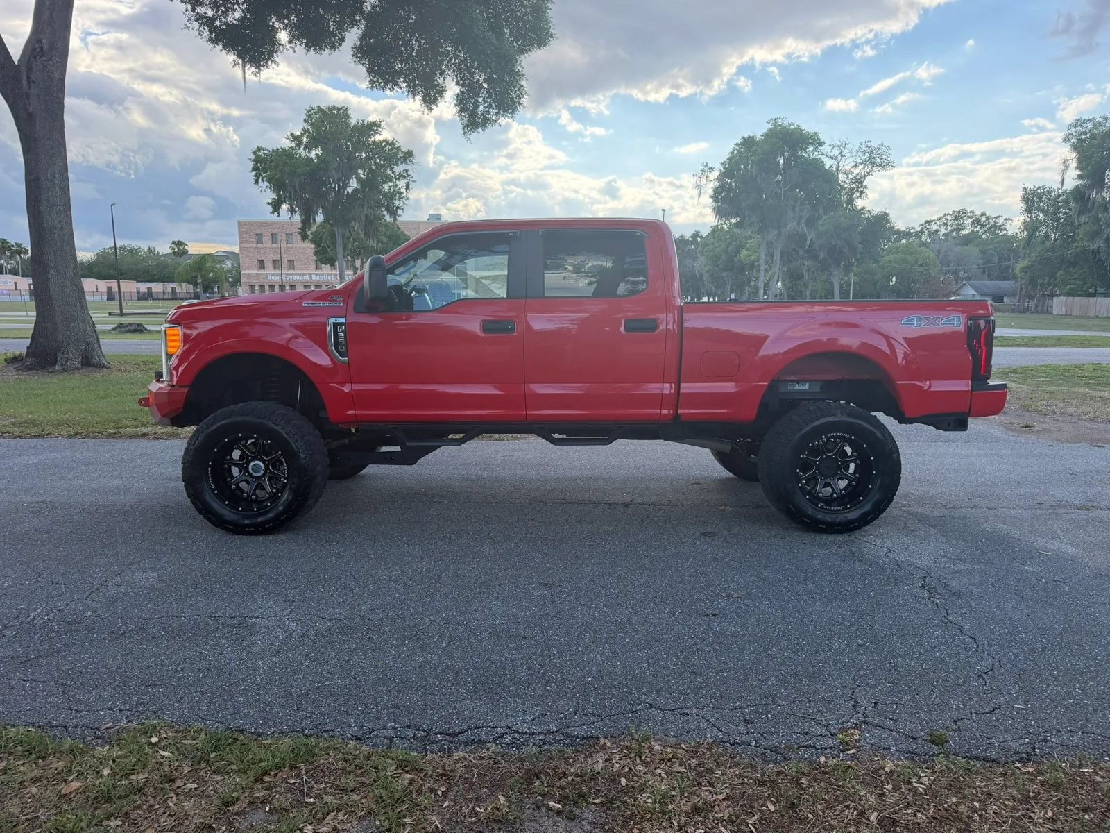 Used 2017 Ford F250 XL AWD/4WD image 9