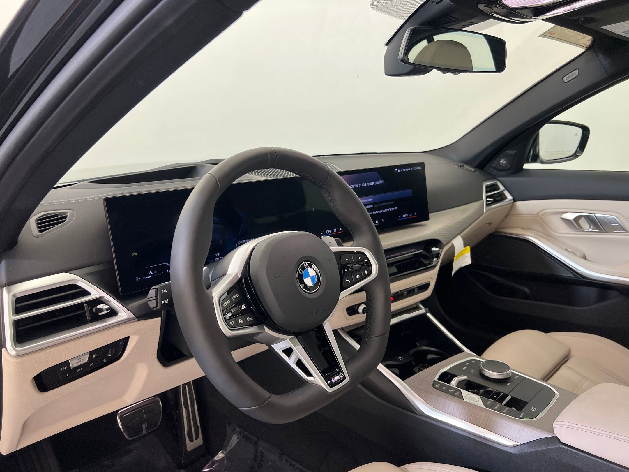 Used 2025 BMW 330i xDrive Sedan w/ M Sport Package AWD/4WD image 4