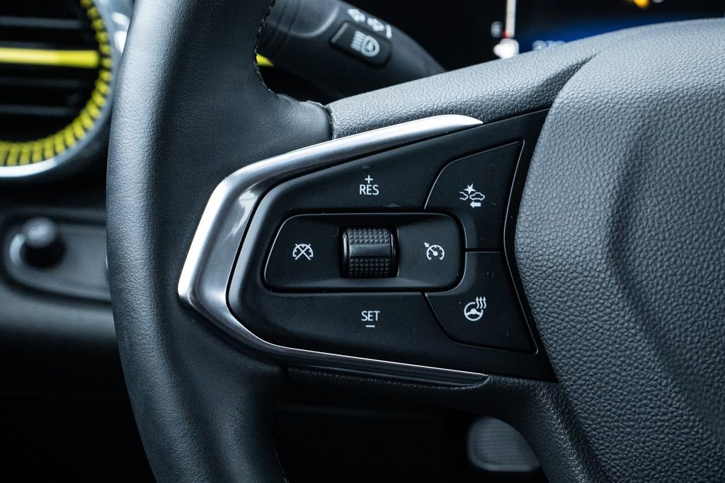 Used 2025 Chevrolet Trax ACTIV w/ Driver Confidence Package image 18