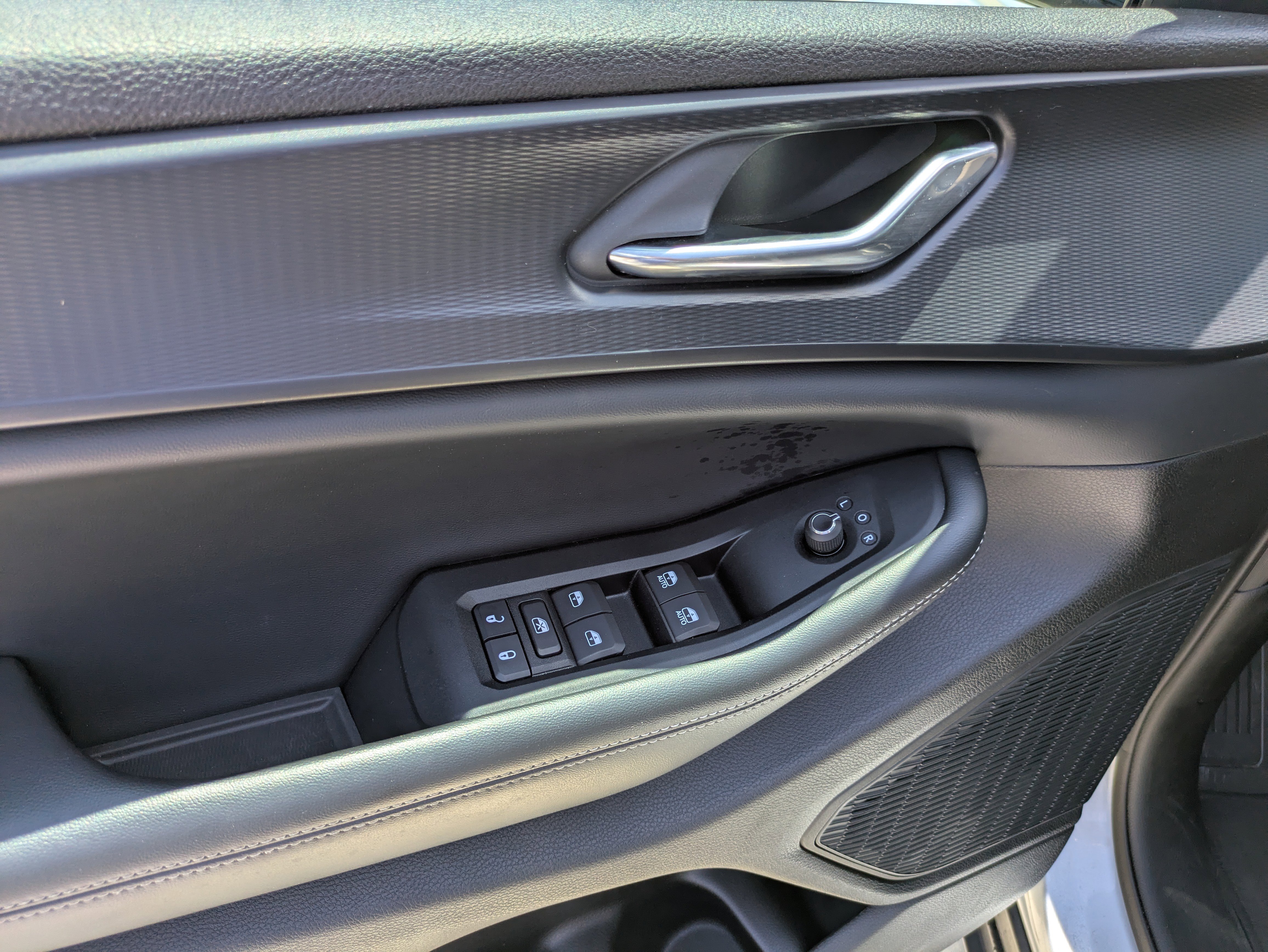 Used 2024 Jeep Grand Cherokee Altitude image 9