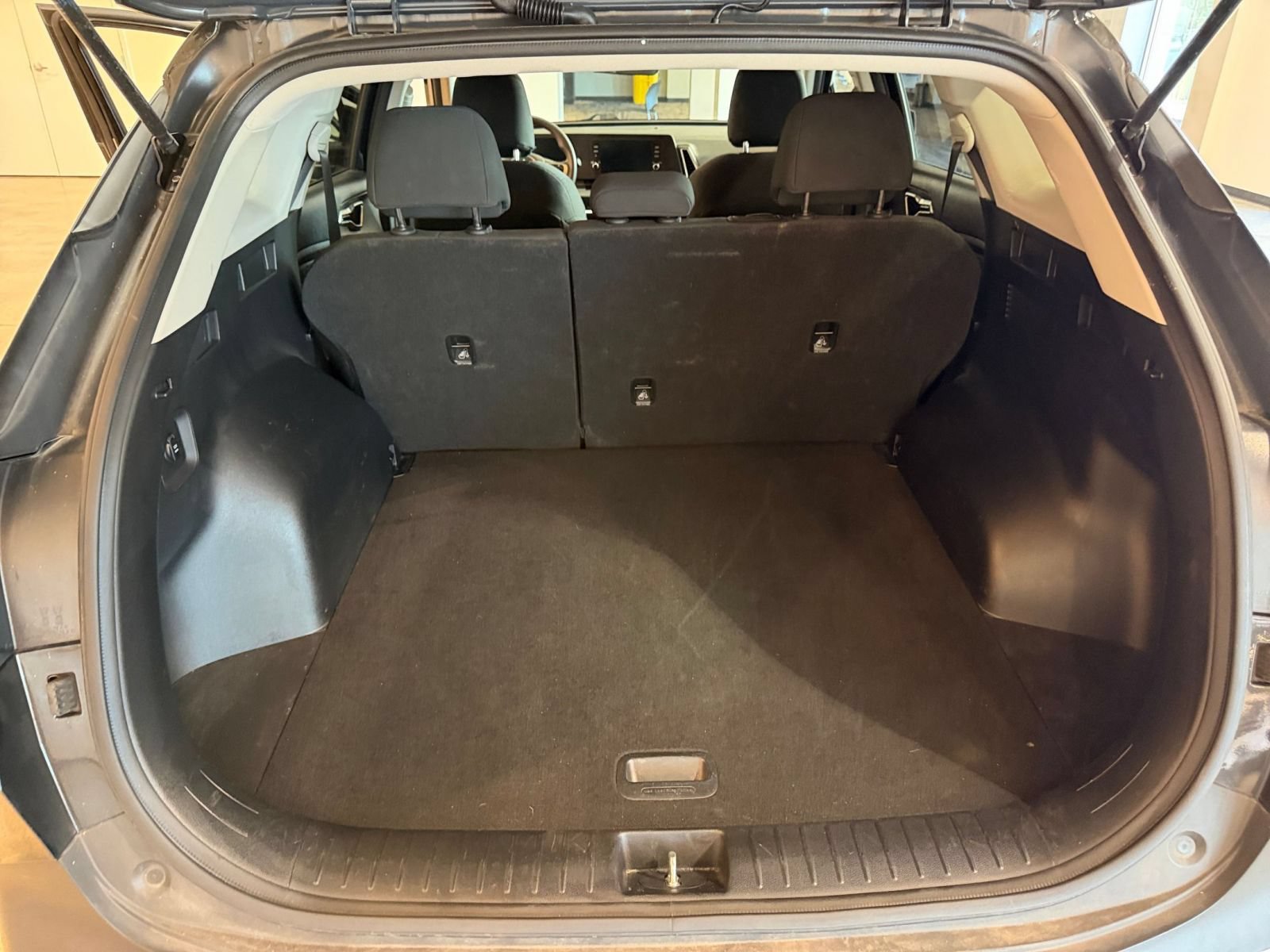 Used 2024 Kia Sportage LX FWD image 30