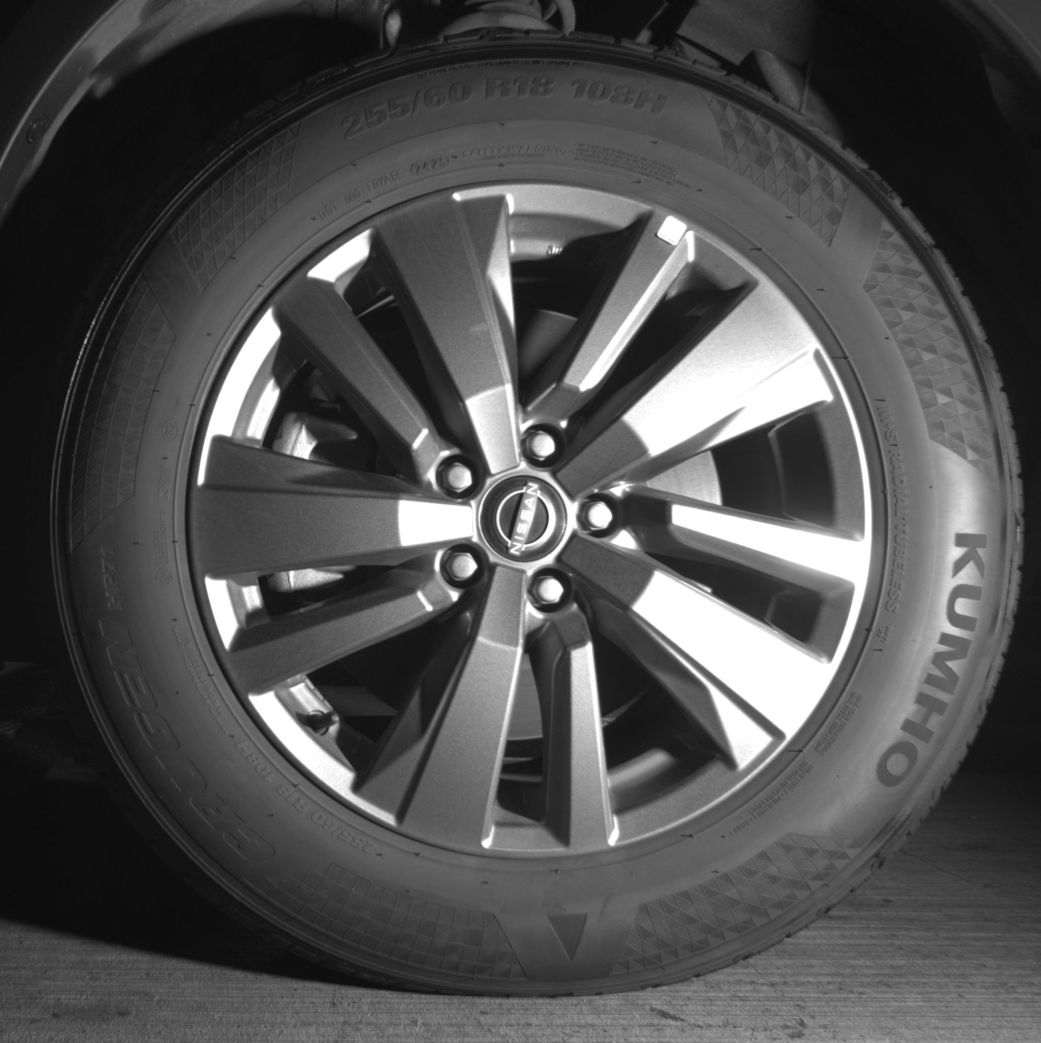 Used 2025 Nissan Pathfinder SV FWD image 12