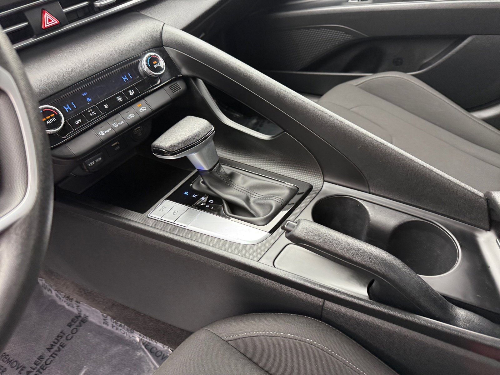 Used 2023 Hyundai Elantra SEL image 13