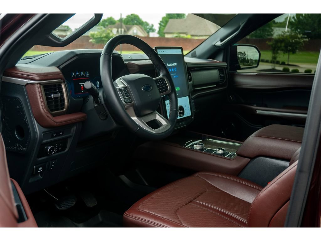 Used 2024 Ford Expedition Limited AWD/4WD image 11