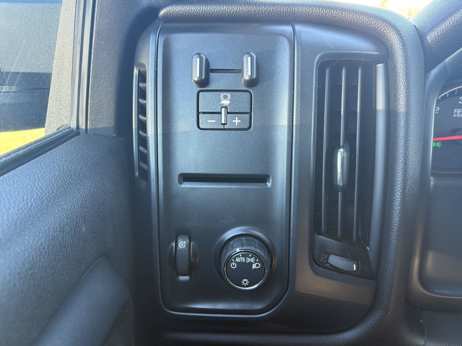 Used 2018 GMC Sierra 1500 4x4 Double Cab w/ Sierra Convenience Package image 18