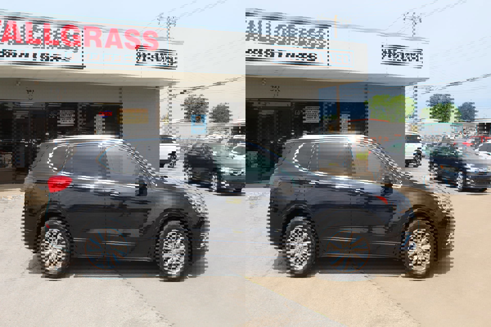 Used 2020 Buick Envision Essence image 3