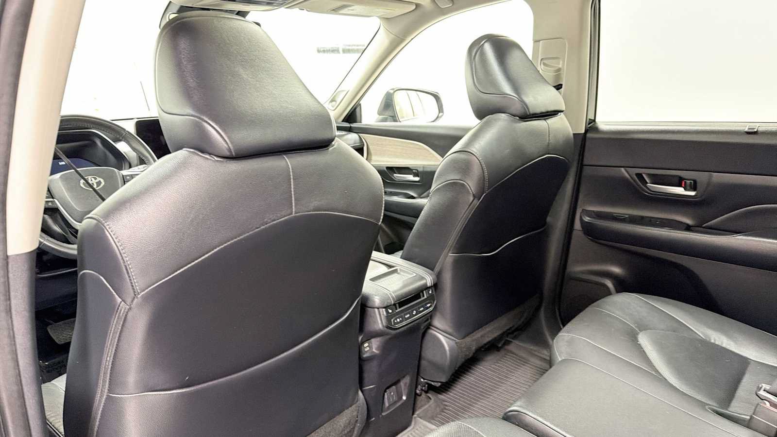 Certified 2024 Toyota Grand Highlander AWD image 27