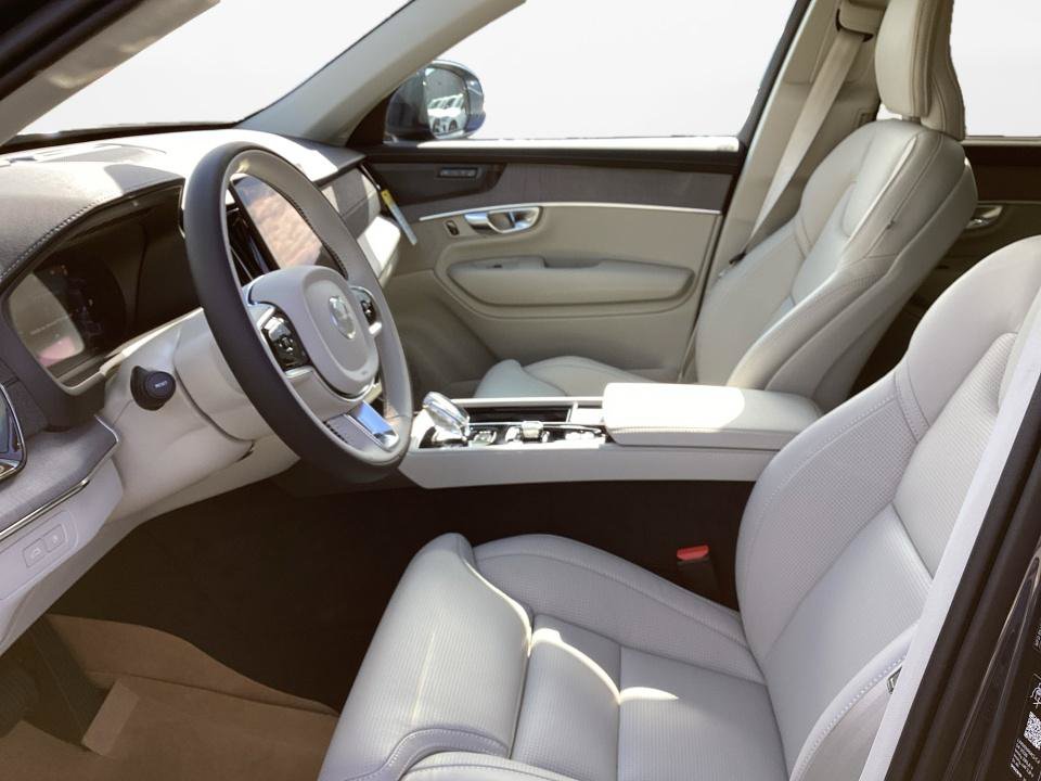 New 2026 Volvo XC90 T8 Ultra w/ Protection Package Premier AWD/4WD image 9