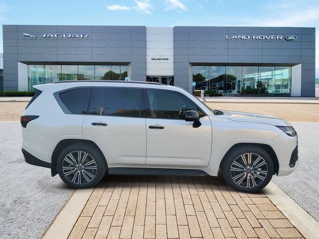 Used 2024 Lexus LX 600 4WD w/ Appearance Package image 4