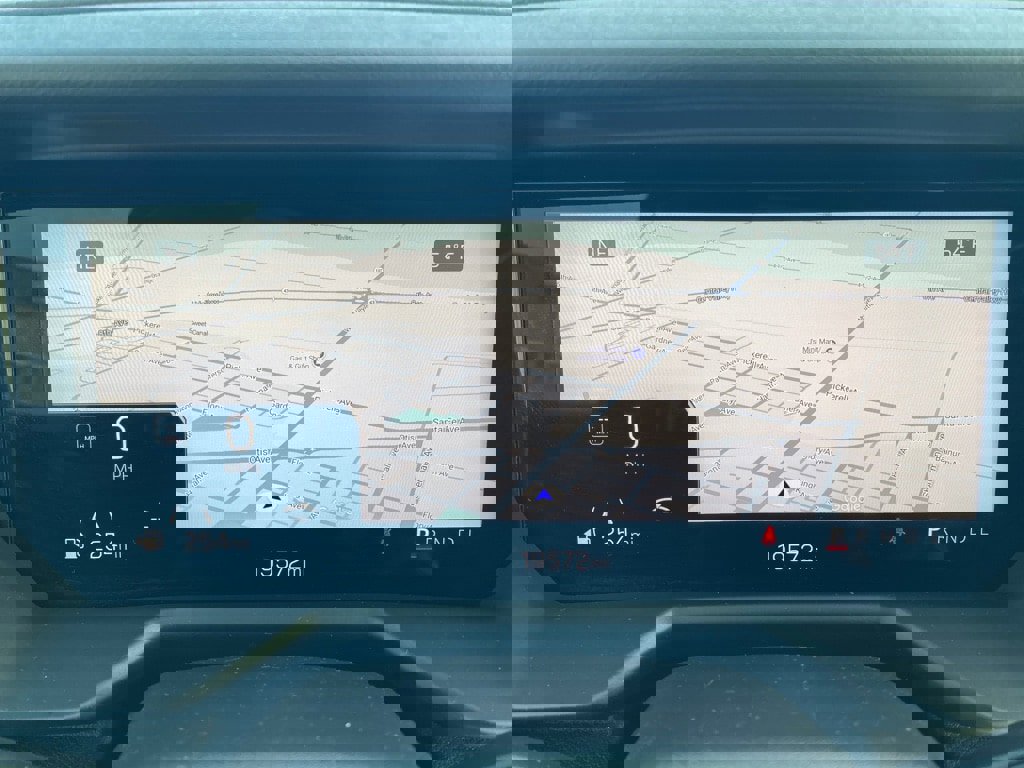 Used 2025 GMC Acadia Elevation image 2