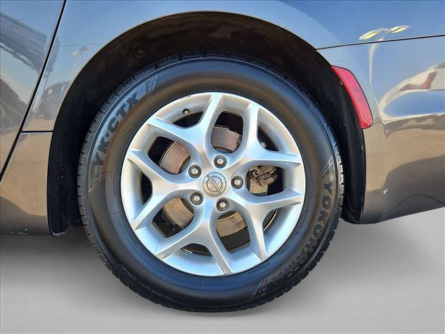 Used 2018 Chrysler Pacifica Touring Plus w/ Tire & Wheel Group FWD image 26
