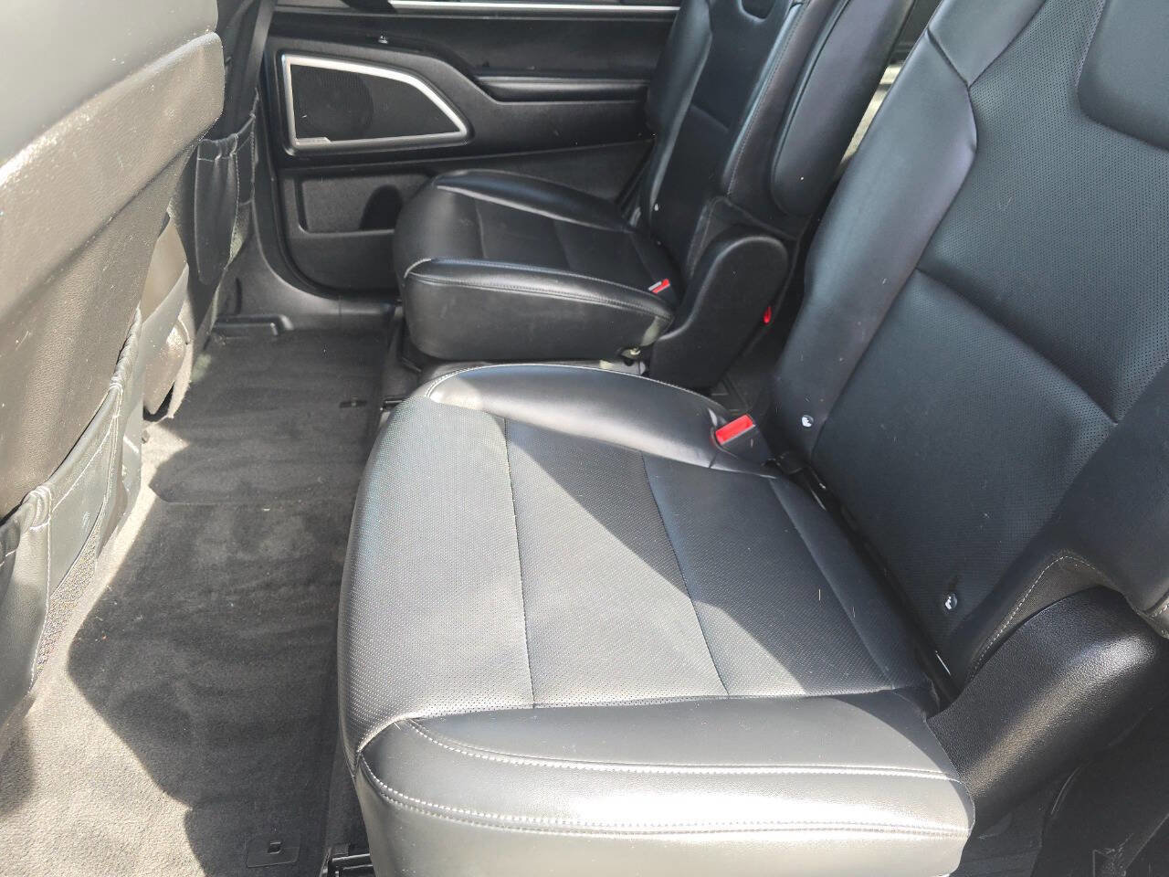 Used 2022 Kia Telluride S image 23