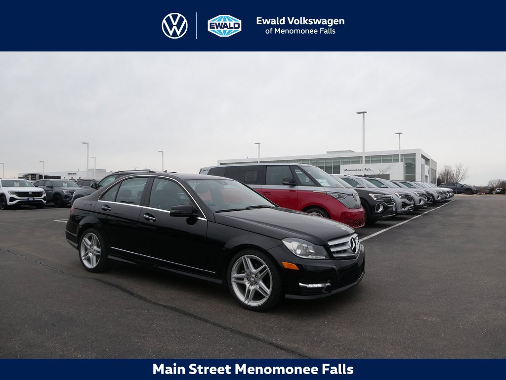 Used 2012 Mercedes-Benz C 300 4MATIC Sedan image 1