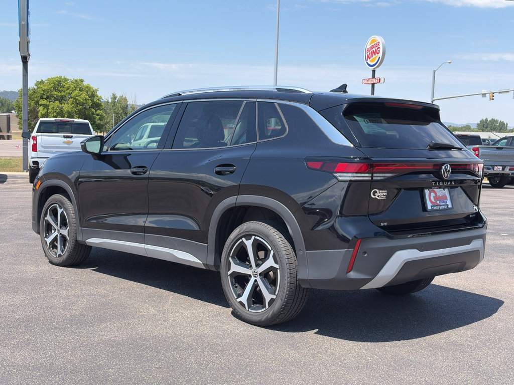 Used 2026 Volkswagen Tiguan SE AWD/4WD image 3