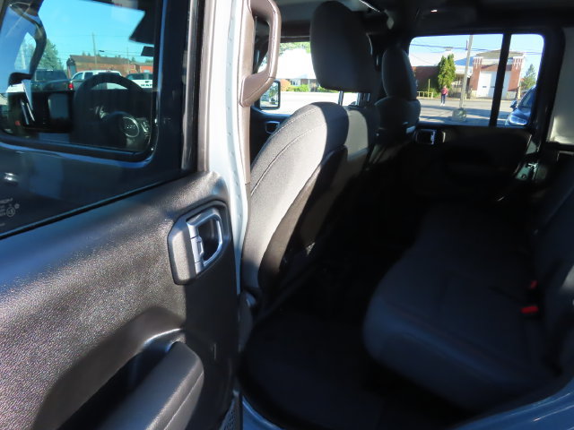 Used 2026 Jeep Wrangler Unlimited Rubicon AWD/4WD image 20