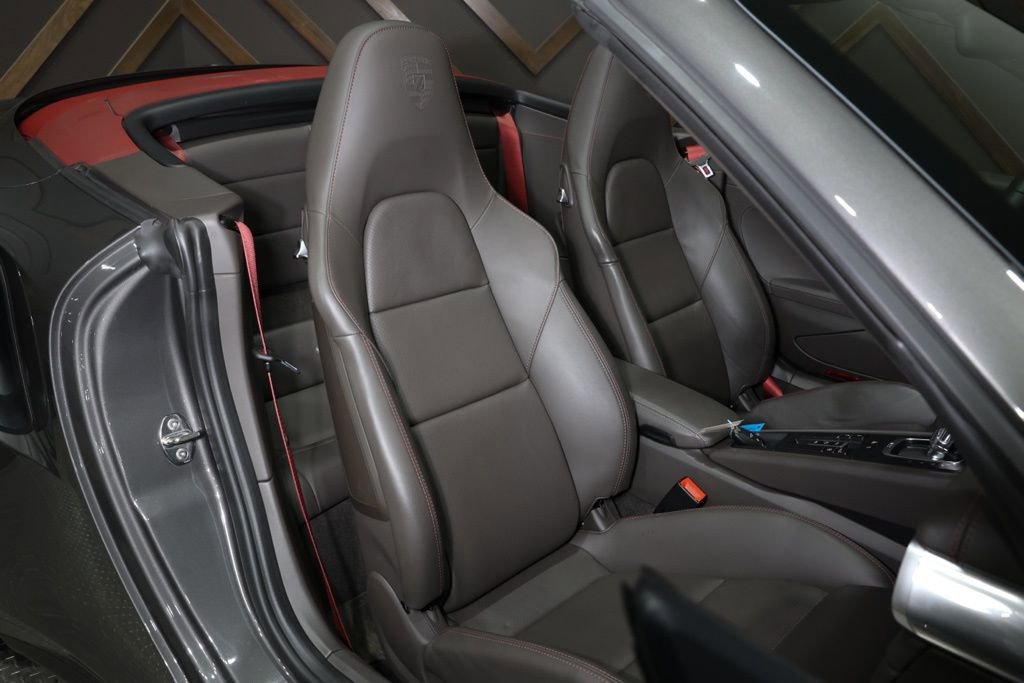 Used 2019 Porsche 911 Turbo image 38