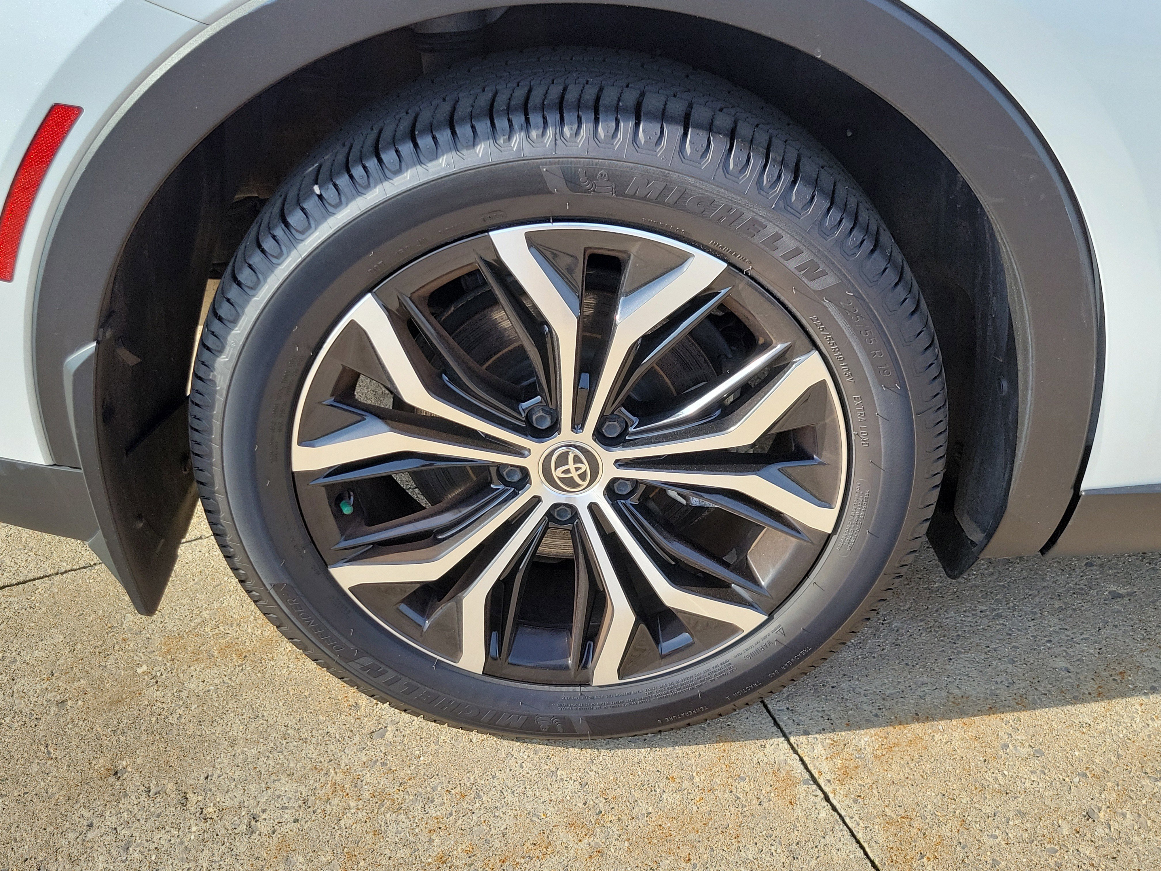 Used 2023 Toyota Crown AWD/4WD image 5