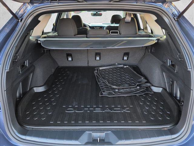 Used 2025 Subaru Outback Premium image 6
