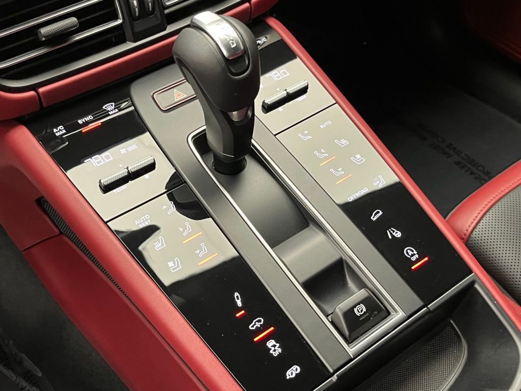 Used 2024 Porsche Macan GTS image 15